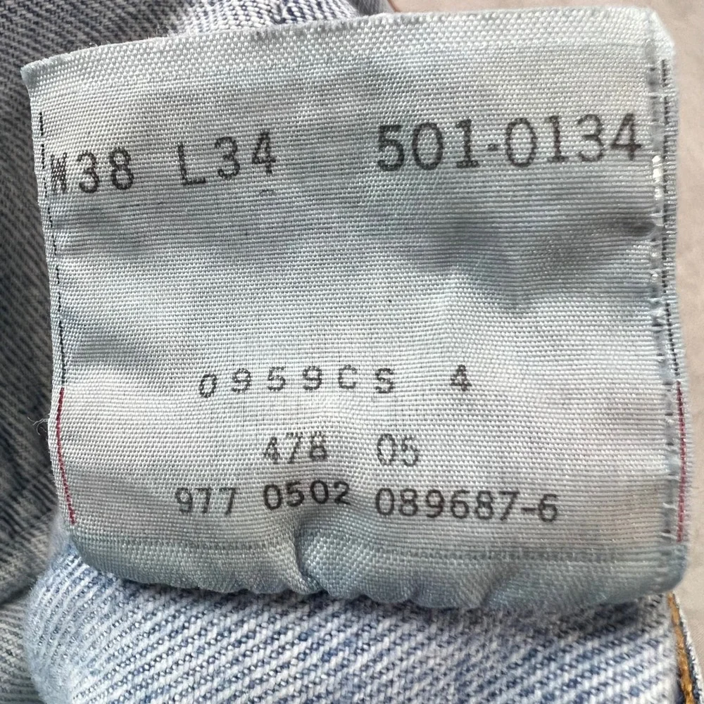 Vintage LEVI'S 501 Jeans Mens 38X34 Light‎ Wash Straight Leg Denim 2005 Stained